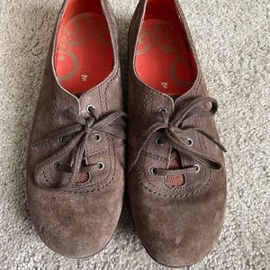 Like New 8.5 Merrel Coffee Bean Leather Shoes